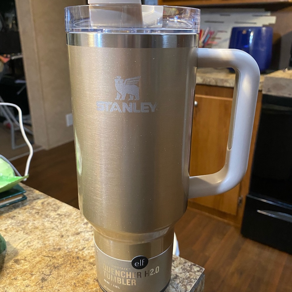Stanley Quencher H2.0 Elf Collection Tumbler in Gold